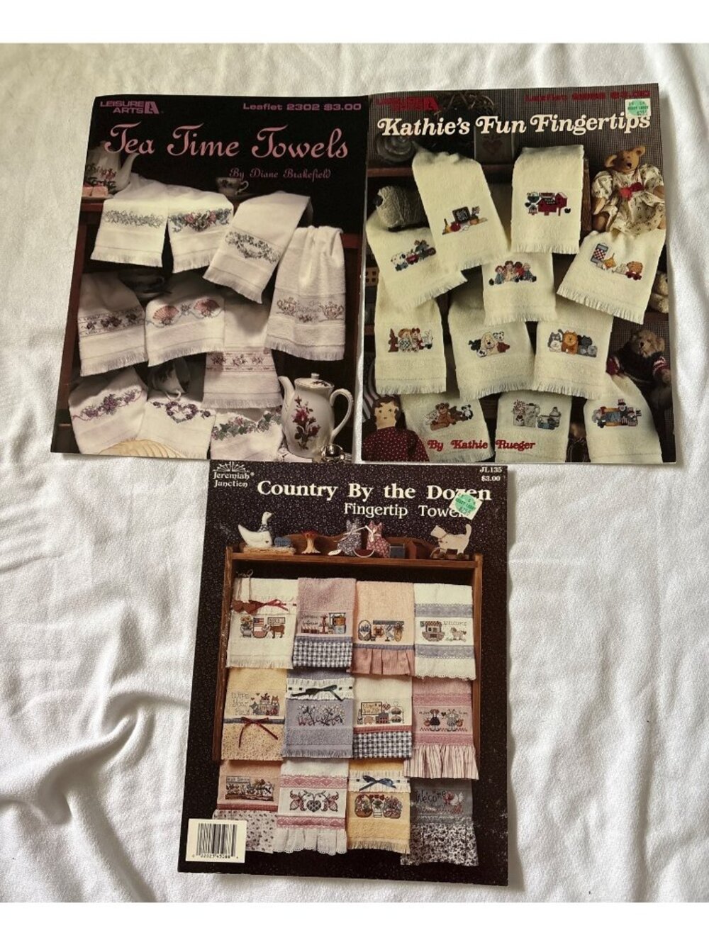 Country Cross-Stitch Leaflets Set Of 3 Hand Towels Projects Crafts